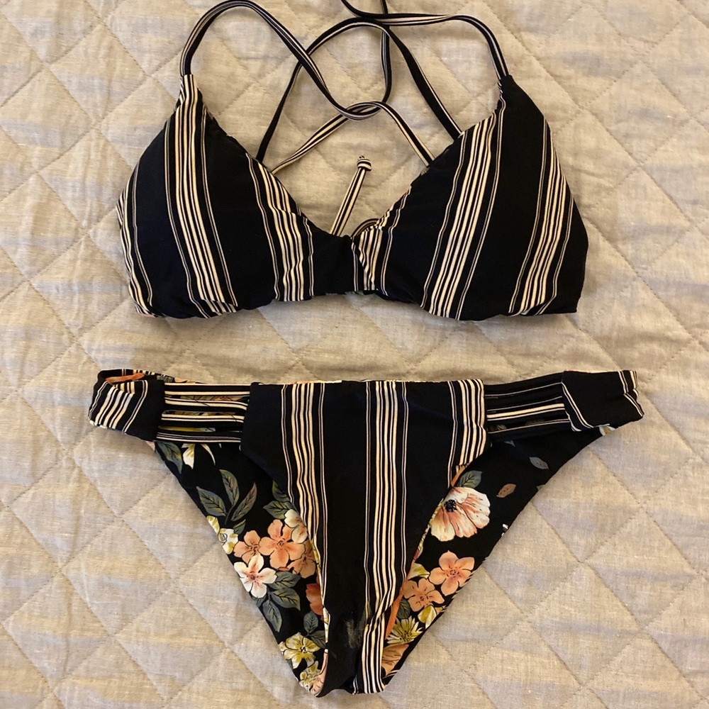 O’Neill Reversible bikini set